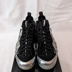 Nike Air Foamposite Pro "Silver Surfer."